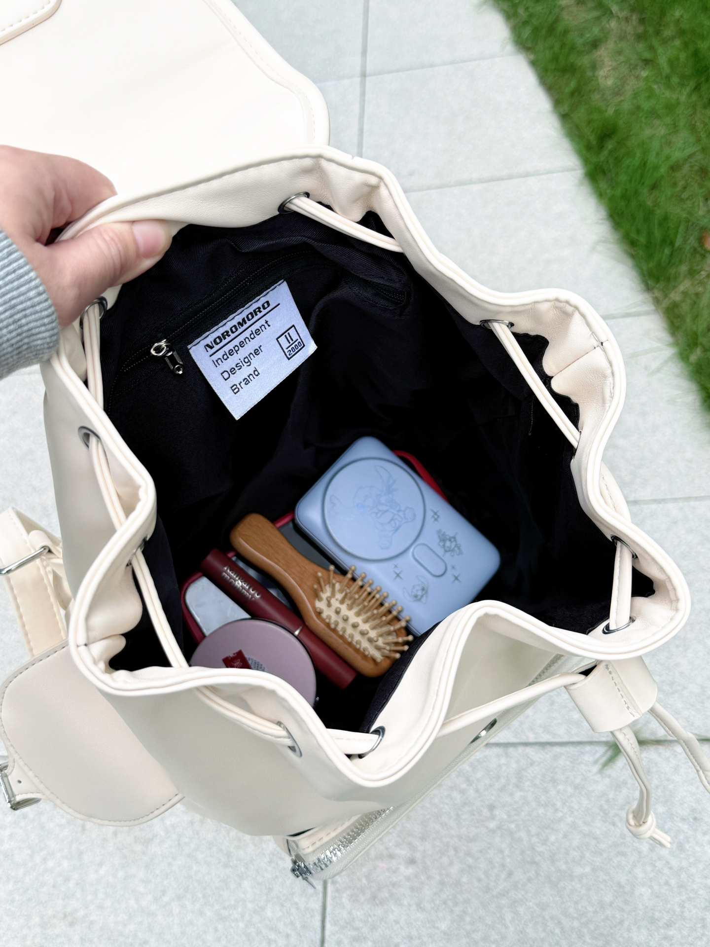 【春秋航空/春秋航空双肩包算不算7公斤之内】-第1张图片