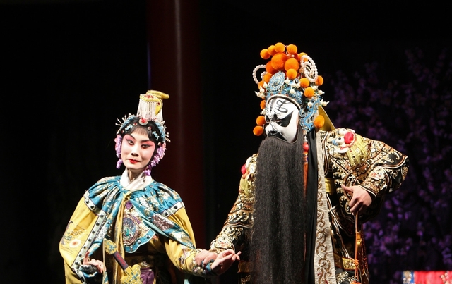 项羽的马鞭是什么颜色.京剧中项羽用的是什么颜色的马鞭-第1张图片